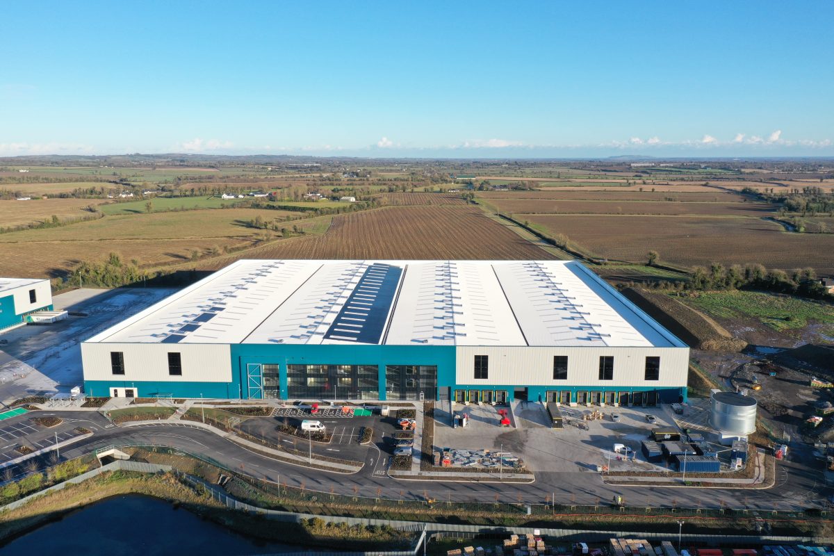 Construction of Ireland’s Largest Irish Owned Net-Zero Energy Distribution Centre nears completion.